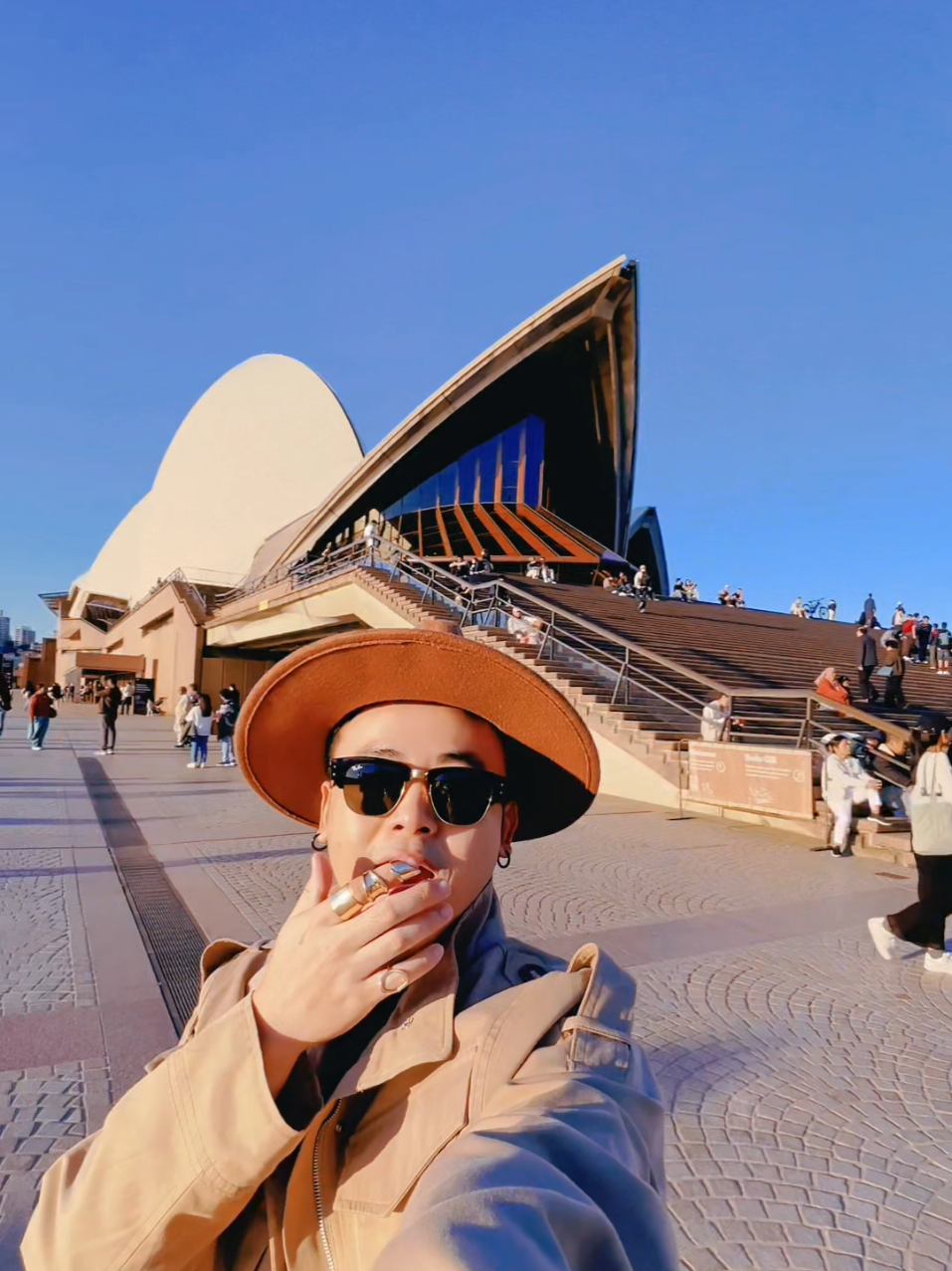 នៅចុង​ វីដេអូ​ អ្នកនឹងឃេីញអ្វីប្លែក♥️💛