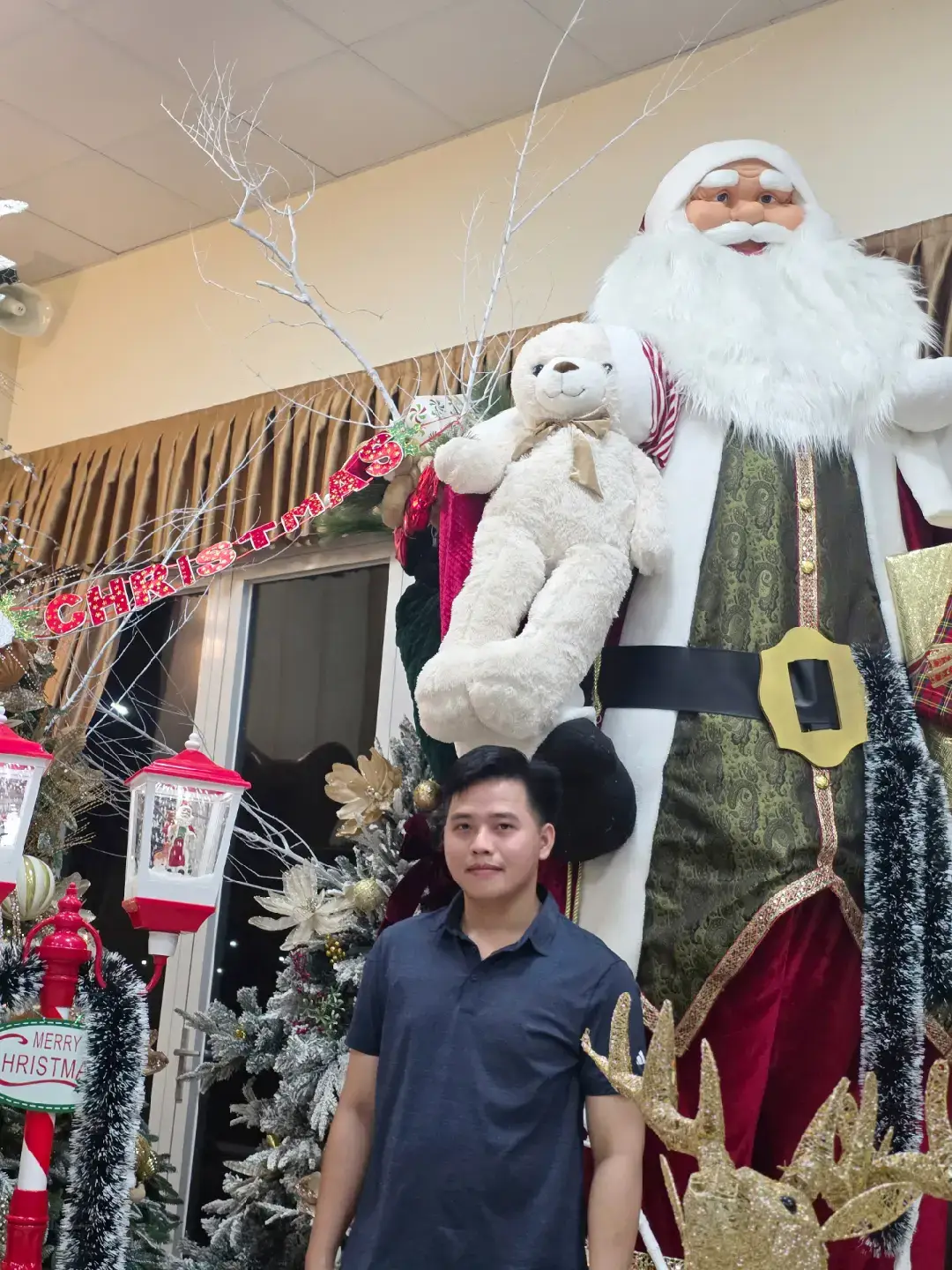 Gặp em trong những người bạn thân quen một ngày mùa đông ❄️🎄🎁 #truonglaihaugiang #xmas2025 #giangsinh2025 