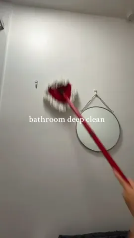 much better💆🏽‍♀️ have you cleaned your bathroom recently?🤨 #cleaningwithkaylaa #cleaningmotivation #sundayreset #bathroomclean #CleanTok 