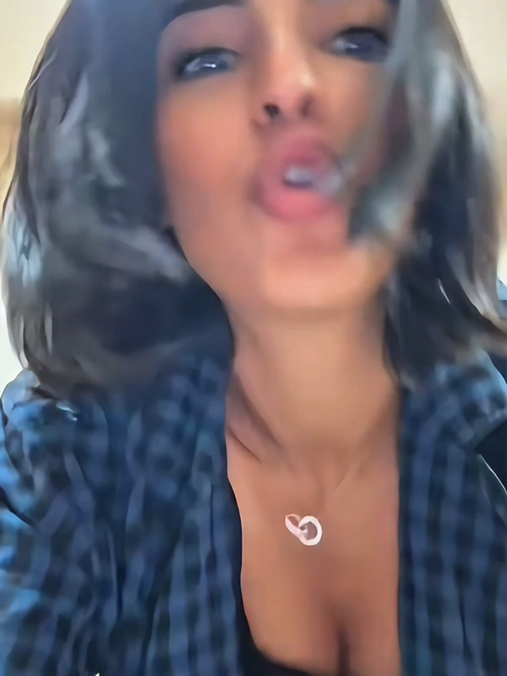 المره الثالثه على التوالي 😂😂 #خط_لاستواء #انتصار_الشريف🧊 #شنيني    #الشريف #انتصار_الشريف_عائلة  #بنات_انتصار_الشريف  #شريفة_انتصار_الشريف  #سمية_انتصار_الشريف  #سميه  #الشعب_الصيني_ماله_حل😂😂 