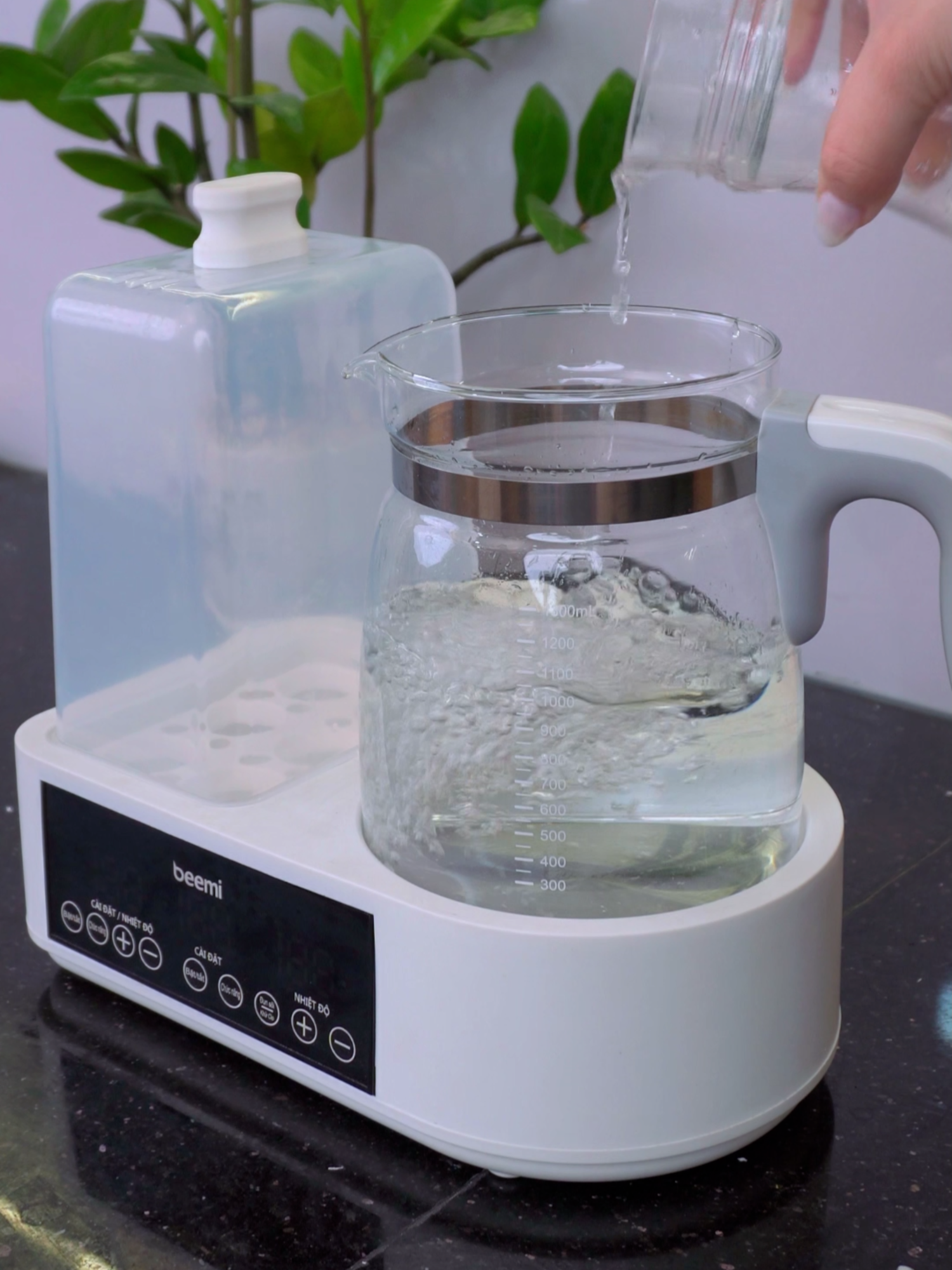 Tiệt trùng bình siêu sạch, nước đun sôi đã khử Clo chuẩn an toàn. Pha sữa siêu nhanh với Beemi #amdunnuocphasua #phasuachobe #amdunnuoctiettrung #phasuacongthuchocon #amdunnuoc #beemi