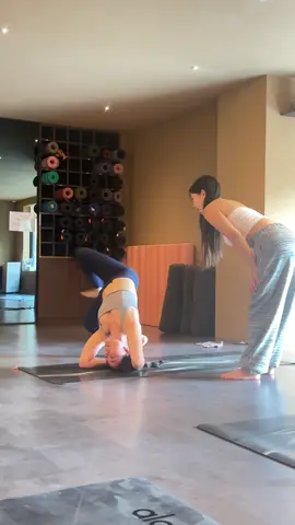 만달라를 아십니까.. 그 원래 되게 멋있는 아사나인데 근데 인제 제가 하면 목청 개방 아사나가 되... #yoga #hatha #hathayoga #yogattc 