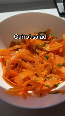 Retinol ribbon carrot salad 🥕 #carrotsalad #retinolskincare #carrots #retinol #fypage 