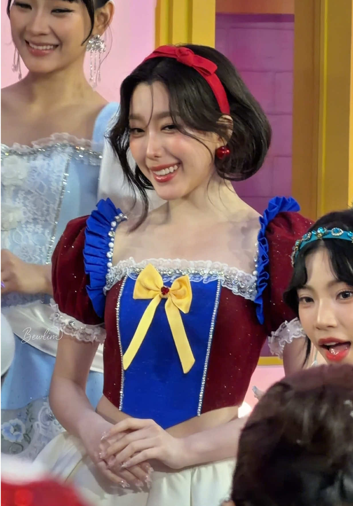 นึกว่าฝันตื่นมาแล้วเจอสโนว์อ๊ะ🐰🫠❤️ @aheyekrn_ #Aheye4EVE #อ๊ะอาย4EVE #4EVE #CentralPattanax4EVE #TheMagicalStarsAtCentral