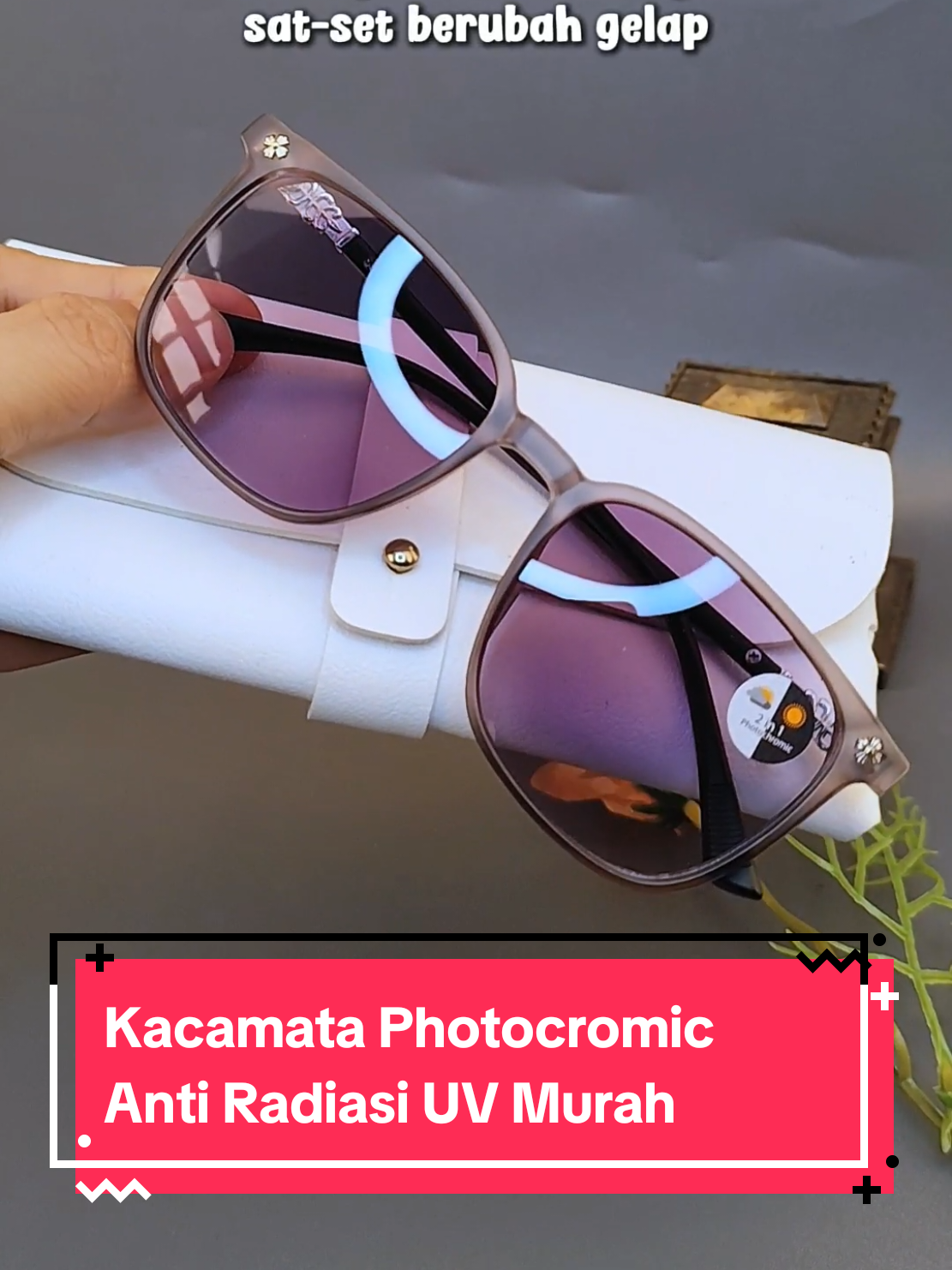 Kacamata Photocromic Keren Anti Radiasi UV Murah #kacamataphotocromic #kacamataphotocromicmurah #kacamataantiradiasi #kacamataantiuv #kacamatamurah 