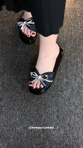 so cute 🤏🏻 #sandal #sandalwanita #sandalkekinian #sandalcantik #sandalmurah 