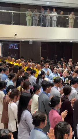 Phật pháp luôn hướng về chúng sinh, mong cho con người có thể sống đúng, sống đẹp, biết yêu thương tin tưởng lẫn nhau, cho đi để rồi nhận lại theo nhân quả, biết buông bỏ niềm đau hướng về tích cực, kiên trì lý tưởng cao đẹp của mình. #phatphapnhiemmau #chuahoangphap #quyytambao #phatphap 