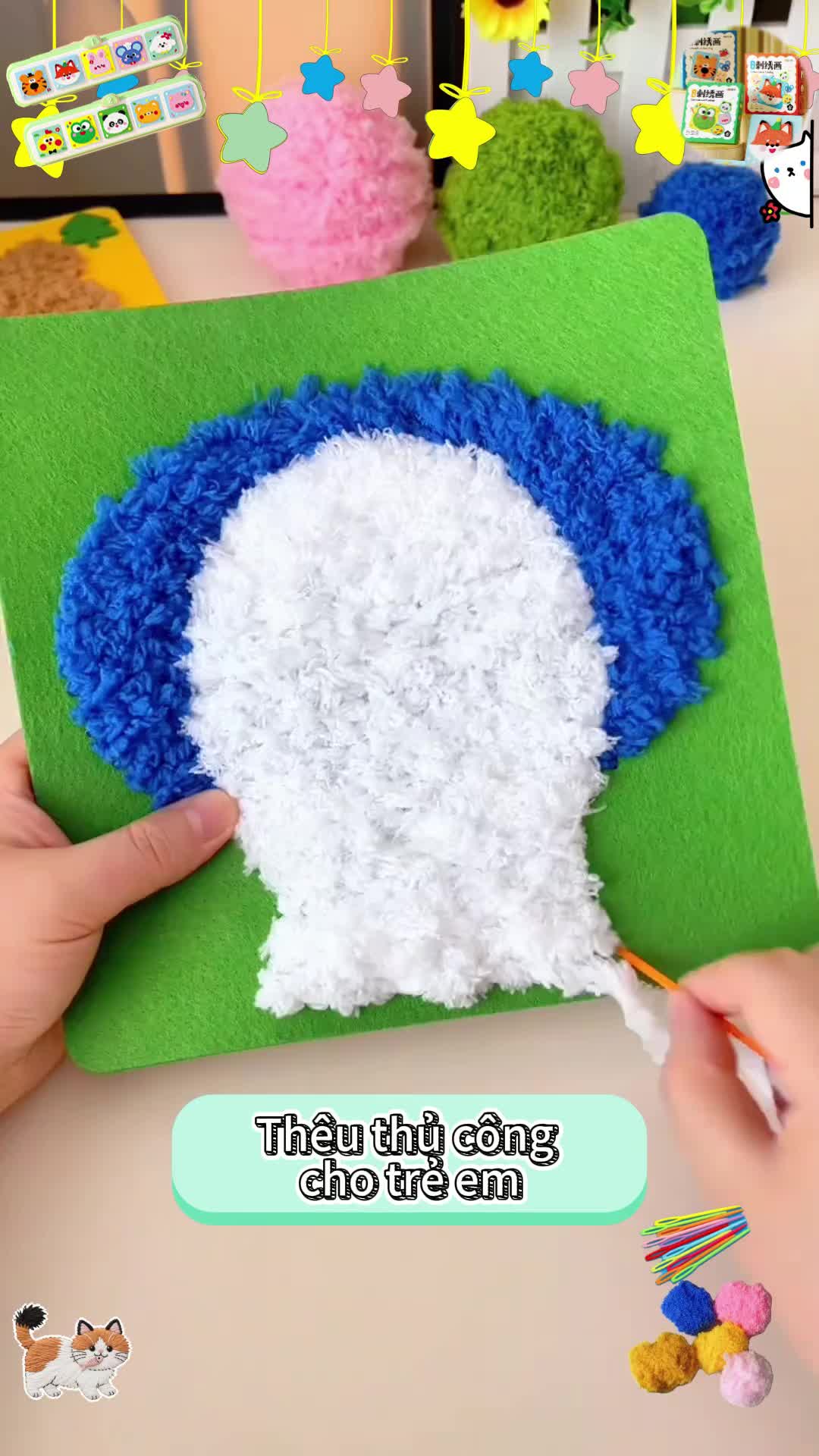 A wool embroidery kit that kids can stitch themselves! With simple poke-and-pull motions, it helps develop fine motor skills and concentration. They'll be so proud of their accomplishment when it's done! 
