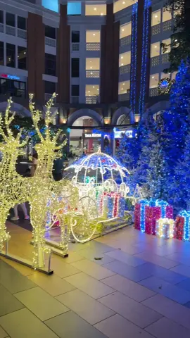 Miri Times Square – 2025 Christmas Lights ON! ✨🎄 The most magical night of the year is here — let the lights, music, and festive glow take over Miri!  #miricommunity #christmas2025 #mirisarawak #christmastree #christmasdecor 