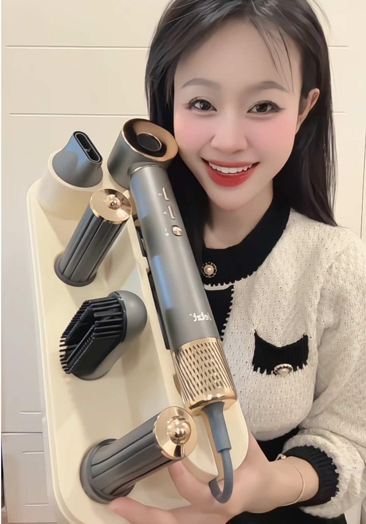 Máy sấy mới tuiii mới dùng hehe em này cũng tiện nhaaaa #kiuah🎀 #maysaytoc 