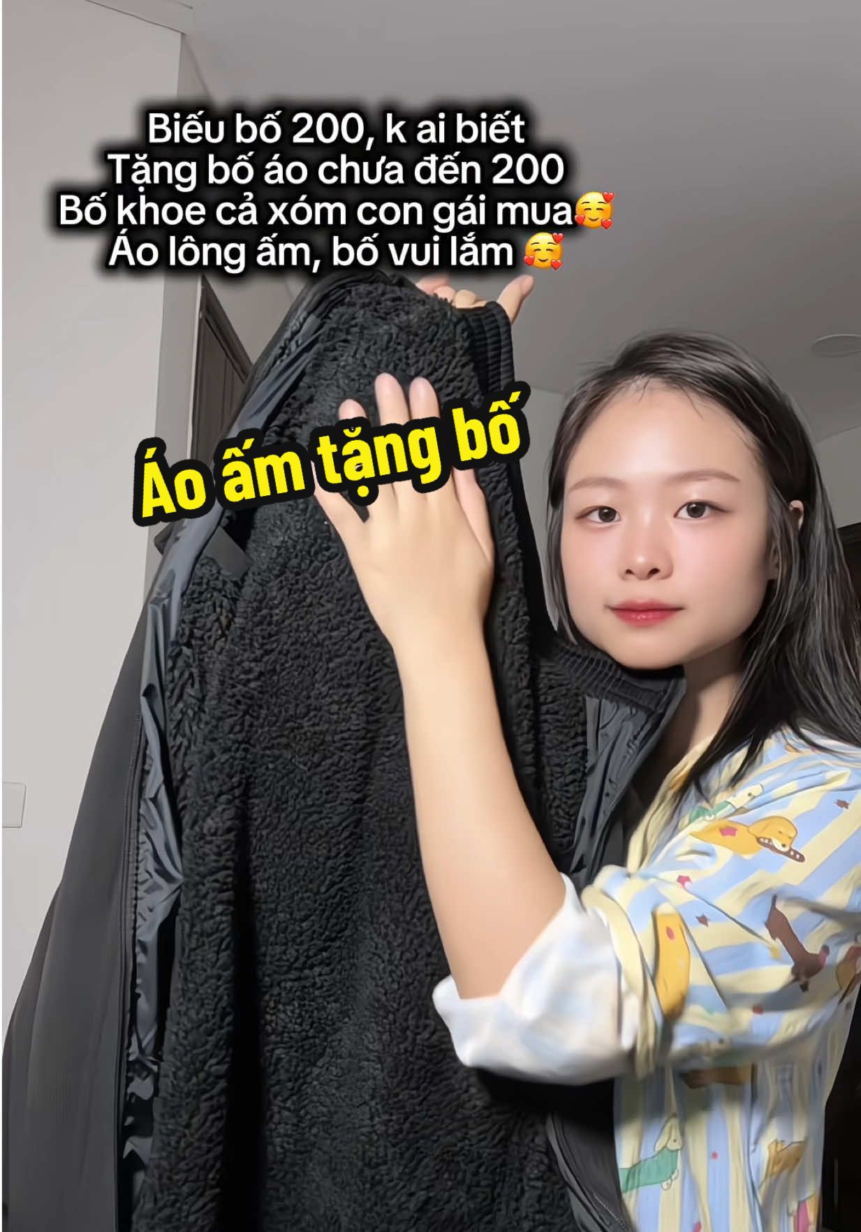 Trả lời @ThyThy áo siêu ấm luôn bố vui lắm, áo khoác tặng bố #fyp #xuhuongtiktok 