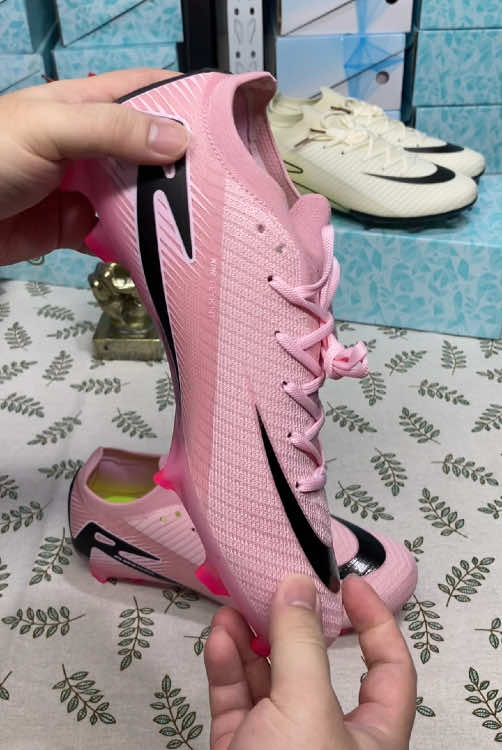 #รองเท้ากีฬา #รองเท้าฟุตบอล #ฟุตบอล #tiktok 