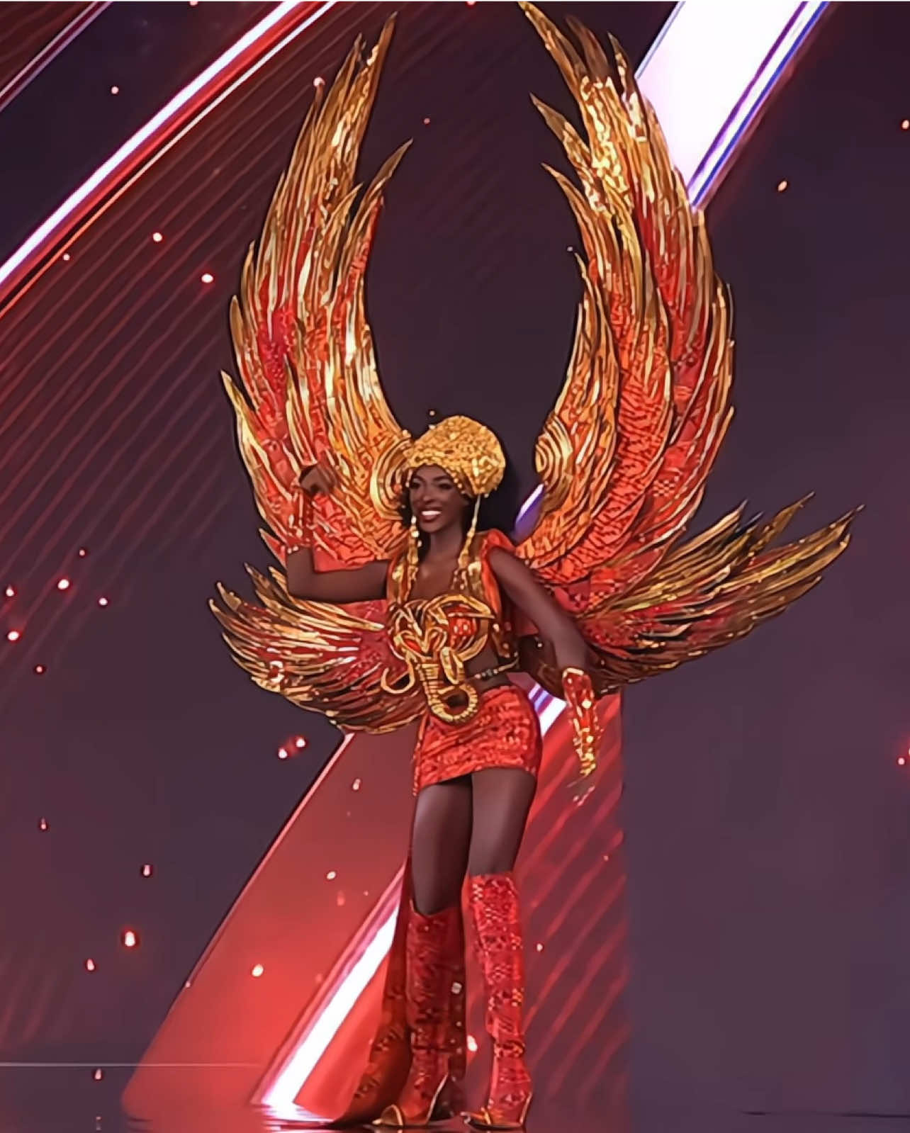 Miss Universe Côte d’Ivoire trong phần trình diễn National Costume tại Miss Universe 2025 🇨🇮 #oliviayace #missuniversecotedivoire #missuniversecotedivoire2025 #missuniverse2025 #missmts_team 