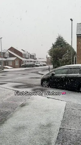 First Snow of Winter Season ❄️🥶 #winterseason #fyp #foryou #tiktokviral #letitsnow 