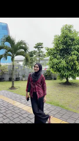 ini calon mantu mamamu?