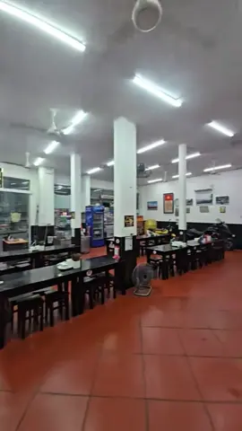 Quán bún riêu cua tại Hà Nội t.uyển 1 bạn bưng bê và 1 cô tạp vụ#nhahang #vieclambacninh#vieclamhanam#vieclamhanoi#vieclamnhahang 