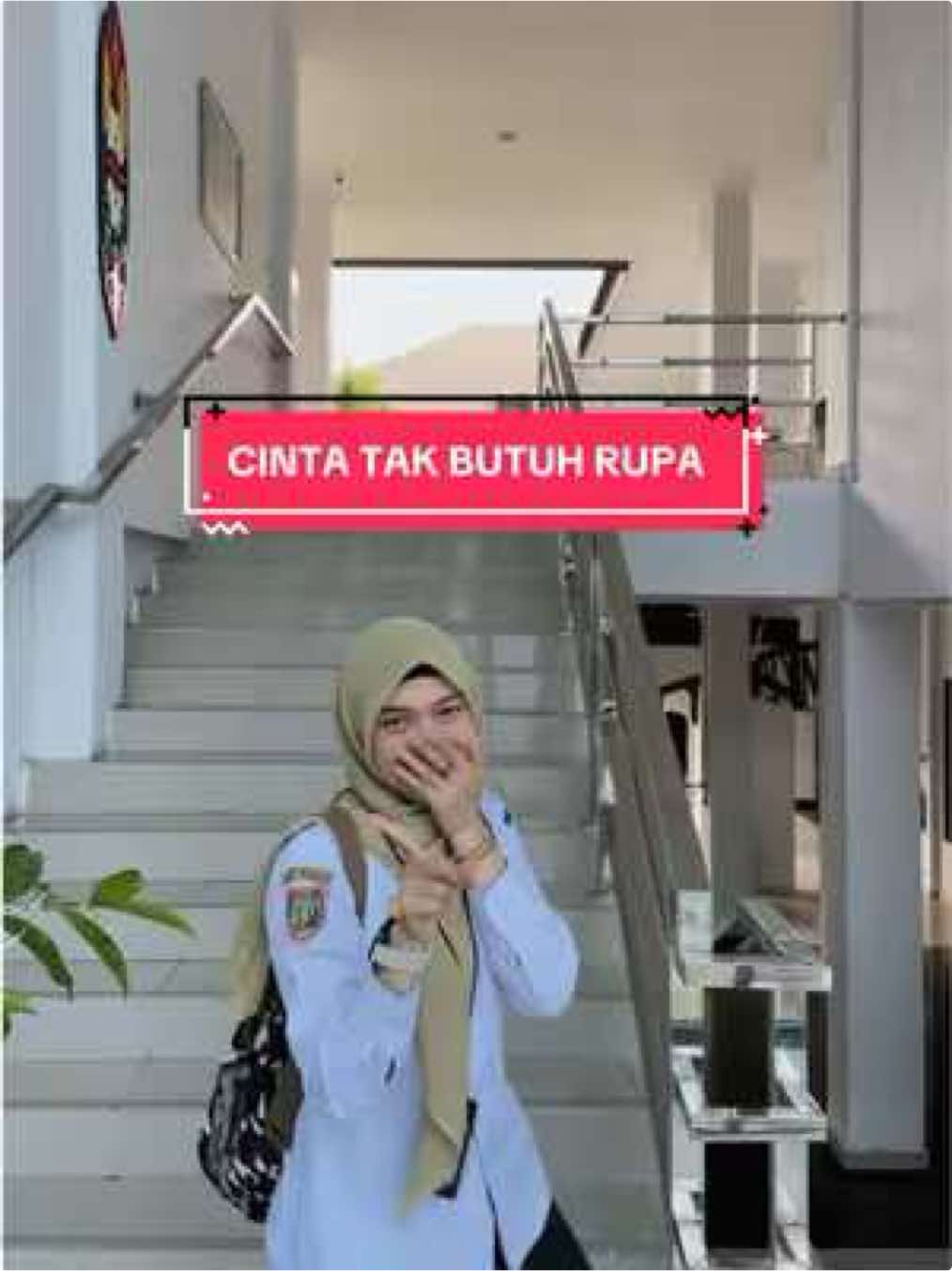 nyatanya cinta tak butuh rupa tapi butuh duit 😜😅 Dc : @buAmmar @Rasya85 Capri ♥️ #asikinaja #meelaksmii 