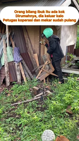 Untuk siapa saja yang sedang dalam berhutang koperasi harian, mekar, amartha, BTPN, dan sejenis pinjaman lainnya.. disini Kami memang bekerja dan di gaji, bukan kami saja yang butuh kalian.. kalian pun sangat membutuhkan kami bukan??? Kalian memohon pinjaman yang seharusnya tidak akan kami kasih karna tidak menambah nasabah lagi, kuota sudah penuh, disamping itu kalian memohon bahkan bersujud2 alasan untuk modal jualan.. kami punya hati nurani buk.. kami pinjamkan bukannya kami yang membutuhkan Ibuk, tp Ibuk ywng membutuhkan kami, kami sebelum meminjam kita sudah ada perjanjian, kenapa setelah Ibuk menerima uang dari kami, Ibuk seenak hati nya membayar bahkan melupakan hutang pada kami.. setiap hari berbohong dan sembunyi dari angsuran.. apa Ibuk tau res iko dari uang yang telah Ibuk terima dan Ibuk lupakan begitu saja???? Saya hanya mengingatkan ya buk.. temui kami, kalo malas ketemu, Tlp kami, jelaskan sama kami, berjanji sama kami, kami akan mengerti keadaan Ibuk… #viral #koperasiharian #penagihkoperasi #nasabahmacet #koperasi 