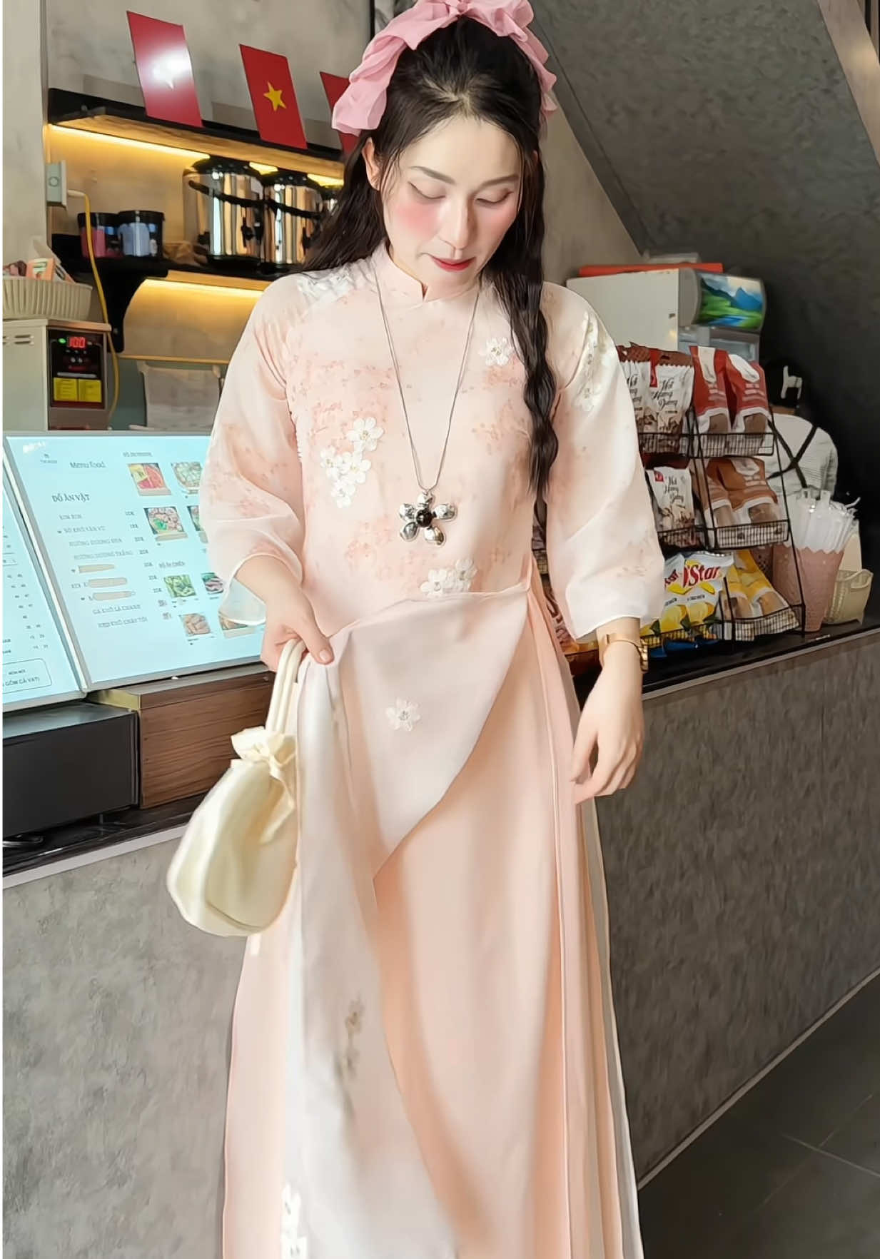 Áo dài đi ăn cưới #aodaidep #aodailua #aodaitruyenthong #thoitrangnu 