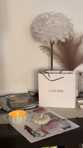 @Lancôme  Fericirea se simte diferit, dar e mereu la modă! Fie că e clasicul iconic, senzualitatea Nude sau intensitatea L’Élixir, La Vie Est Belle te așteaptă cu reducerile irezistibile de Black Friday. #lancome #BlackFridayLancome #LaVieEstBelle #ParfumuriReduse #lancomefragrance    