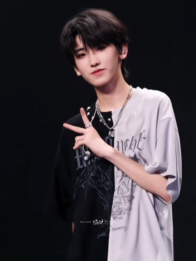 kok attractive banget jadi cowok han😖 #zuoqihan #zuoqihan_左奇函💫 #tffamily_4th_generation 