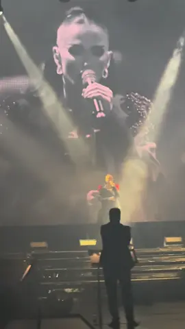 Uzalud se budim ja i budna sanjam#foryoupage #tik_tok #eminajahovic @Emina Jahović 