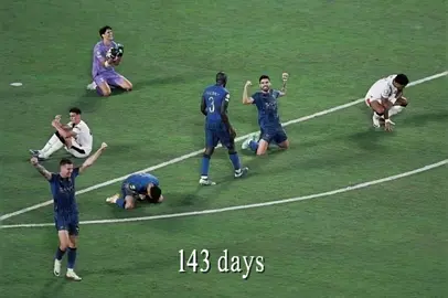 مباراة #الهلال ضد #مانشستر_سيتي ربما كانت أختبار لكل مشجع هلالي ، ربما كانت اصعب مايواجهه الفريق الآسيوي أن يواجه فريق قبل ثلاث سنوات تقريبًا محقق أصعب بطوله اوروبيه وهي #دوري_ابطال_اوروبا ، ليس كل فريق قادر على تحقيقها وعلى هزيمة نادي لُقِّب بها لكن هالقاعده لاتشمل الهلال السعودي ، المستحيل ليسَ هلاليًا ، لاشيء مستحيل على هذا الكيان العظيم ، في بطولة #كأس_العالم_للأندية كانت المنافسة شرسه وصعبه على أي نادي لكن الهلال لا يَصعب عليه شيء ، فريق يُهيّمن على المباراه ، فريق يستحوذ بالمباراه ، فريق شرس فالمباراه ، فريق لا أحد يستطيع إيقافه ابدًا ، هذا الهلال السعودي ،منبع الألقاب 💙🏆 . #fyp 