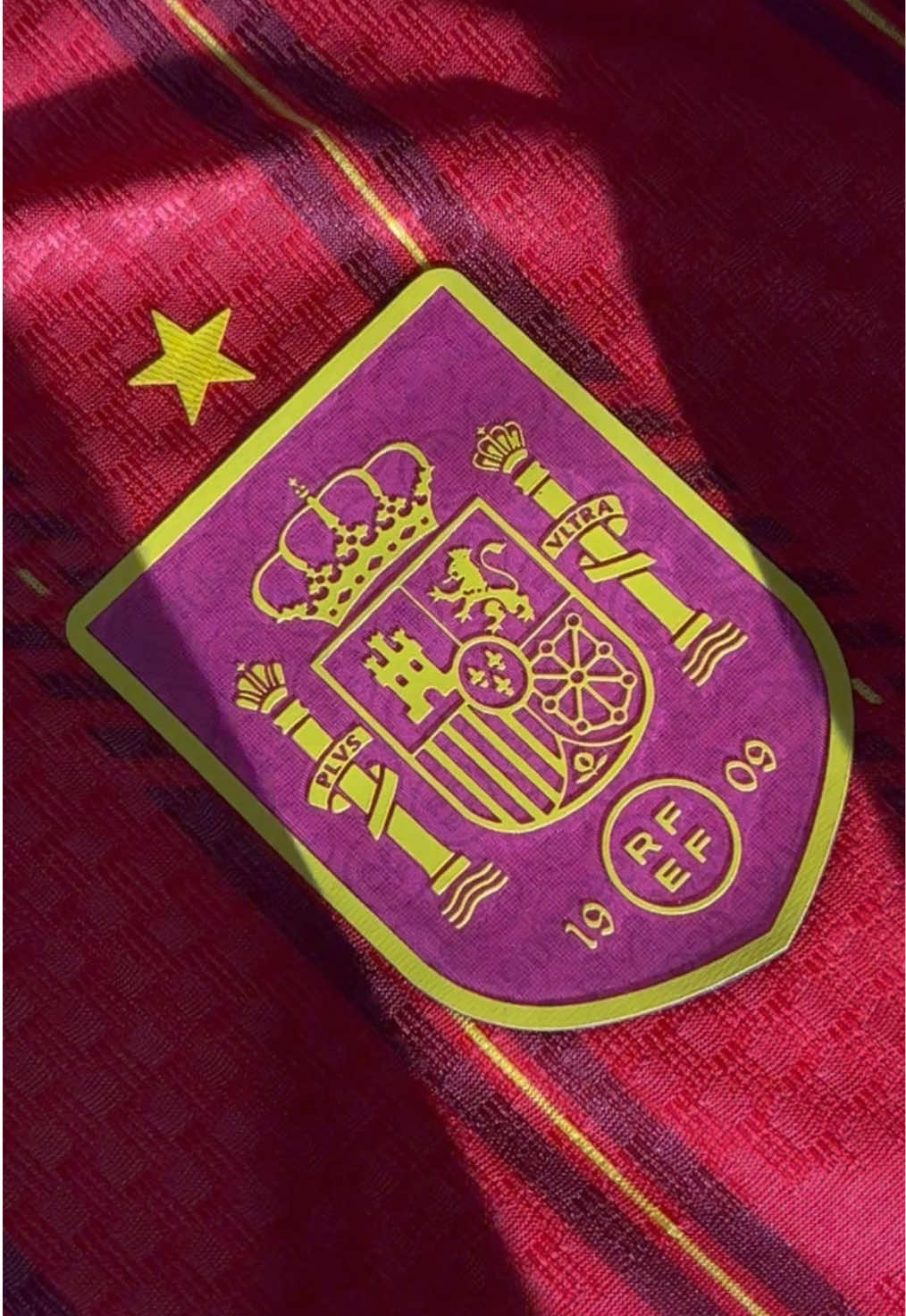 Christmas gift ceiling, 2026 World Cup Spain home team Yamar No. 19 football jersey. This is a gift that will make your friend scream with joy!#fyp #Christmas #Spain #yamal #footballjersey 