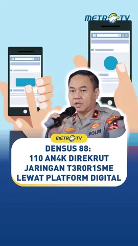 Densus 88 Antiteror Polri mengungkap kasus perekrutan t3r0risme melalui media sosial yang menargetkan anak-anak. Lima orang telah ditetapkan sebagai tersangka, setelah 3 kali pengungkapan sejak akhir 2024 hingga November 2025. Lebih dari 110 an4k dan pelajar teridentifikasi terpapar upaya perekrutan yang dikendalikan melalui komunikasi grup daring. Polisi terus mendalami jaringan dan peran setiap tersangka untuk mencegah meluasnya r@dikalisasi. “Densus 88 Antiteror Polri mencatat ada sekitar 110 anak-anak berusia 10-18 tahun, tersebar di 23 provinsi, yang diduga terekrut oleh jaringan t3ror1sme,” ujar Karopenmas Divisi Humas Polri Brigjen Trunoyudo Wisnu Andiko dalam konferensi pers di Mabes Polri, Jakarta Selatan, Selasa, 18 November 2025. Trunoyudo menyebut ratusan anak tersebut bahkan sudah memiliki rencana melakukan aksi t3r0r di sejumlah daerah. Namun seluruhnya berhasil dicegah melalui intervensi Densus 88. #MetroTV #tiktokmetrotv #metrotv #tiktokberita #beritatiktok #fyp #viral #Densus #polisi #polri #tersangka #platform #digital #mencegah #grup