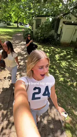 @supre staycay!! 💓✨ 30% off sitewide right now so runnnn 🏃🏽‍♀️ ad