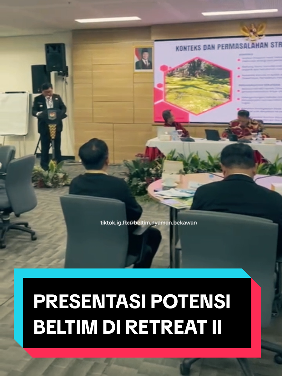 Di rangkaian Reatreat kedua yang dilaksanakan di Jakarta, Saya mempresentasikan potensi dan masa depan Kabupaten Belitung Timur di hadapan direktur di Kementerian Dalam Negeri. Dalam presentasi ini Saya mempromosikan potensi Kabupaten Belitung Timur dan juga mengutarakan mimpi Saya untuk membuka gerbang ekonomi di Negeri Laskar Pelangi. Seperti yang dikatakan oleh Vincent van Gogh, 