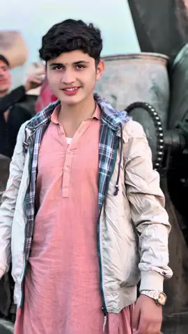 Act 🥰#slowmotion #luqmanslowmoking #foryoupage #foryou #viralvideos 