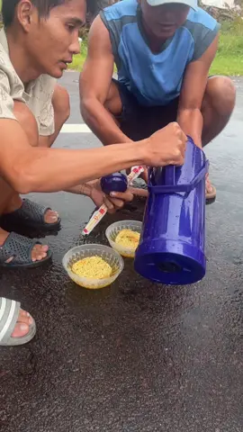 Anh em bắc nam sao rồi ổn không…Tụi e nằm đây từ 12h đêm qua🥲🥲#xuhuongtiktok 