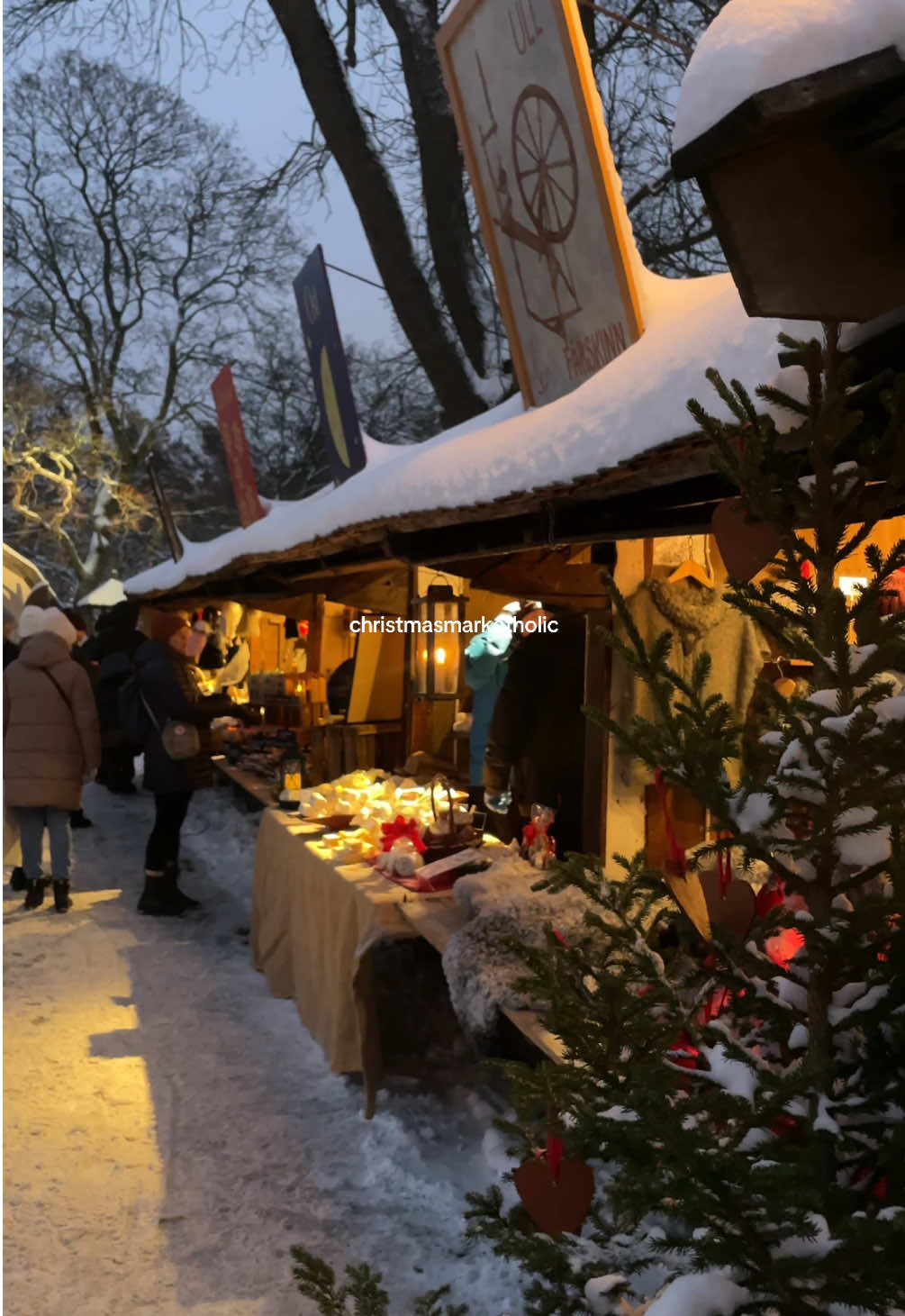 If there’s a Christmas market nearby, you bet I’ll be visiting 🎄❄️ x  📍Stockholm - Gamla Stan & Skansen  📍Leicester Square 📍Amsterdam 📍The Hague 📍Edinburgh 📍York #christmas #christmasmarket 