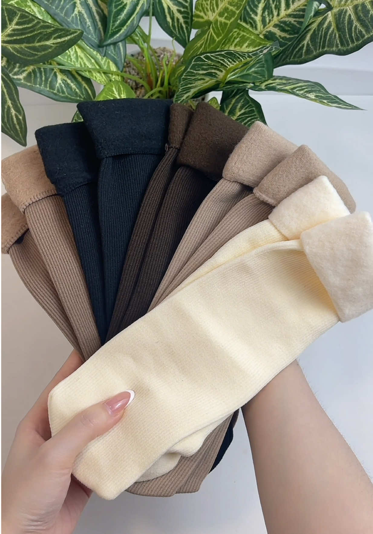 Tất lót lông này đeo siêu ấm, đừng đeo tất mỏng bình thường nữa đổi sang loại lót lông đi mọi người ! #tatlotlong #tatchan #xuhuong #reviewlamdep #bapreview 