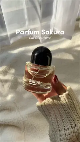 wanginya fresh dan ga bikin eneg 🌸 #parfum #parfumviral #parfumereccomended #parfumtahanlama #parfumtiktok 