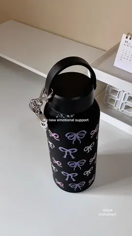 black coquette tumbler that you must have🖤 #tumbler #tumblersoftiktok #tumblerviral #tumblertahanpanas #tumblertahansejuk 