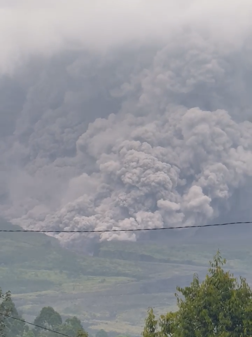 Lekaslah pulih semeru 🥺 #semeru #erupsi #2025 #lumajang 