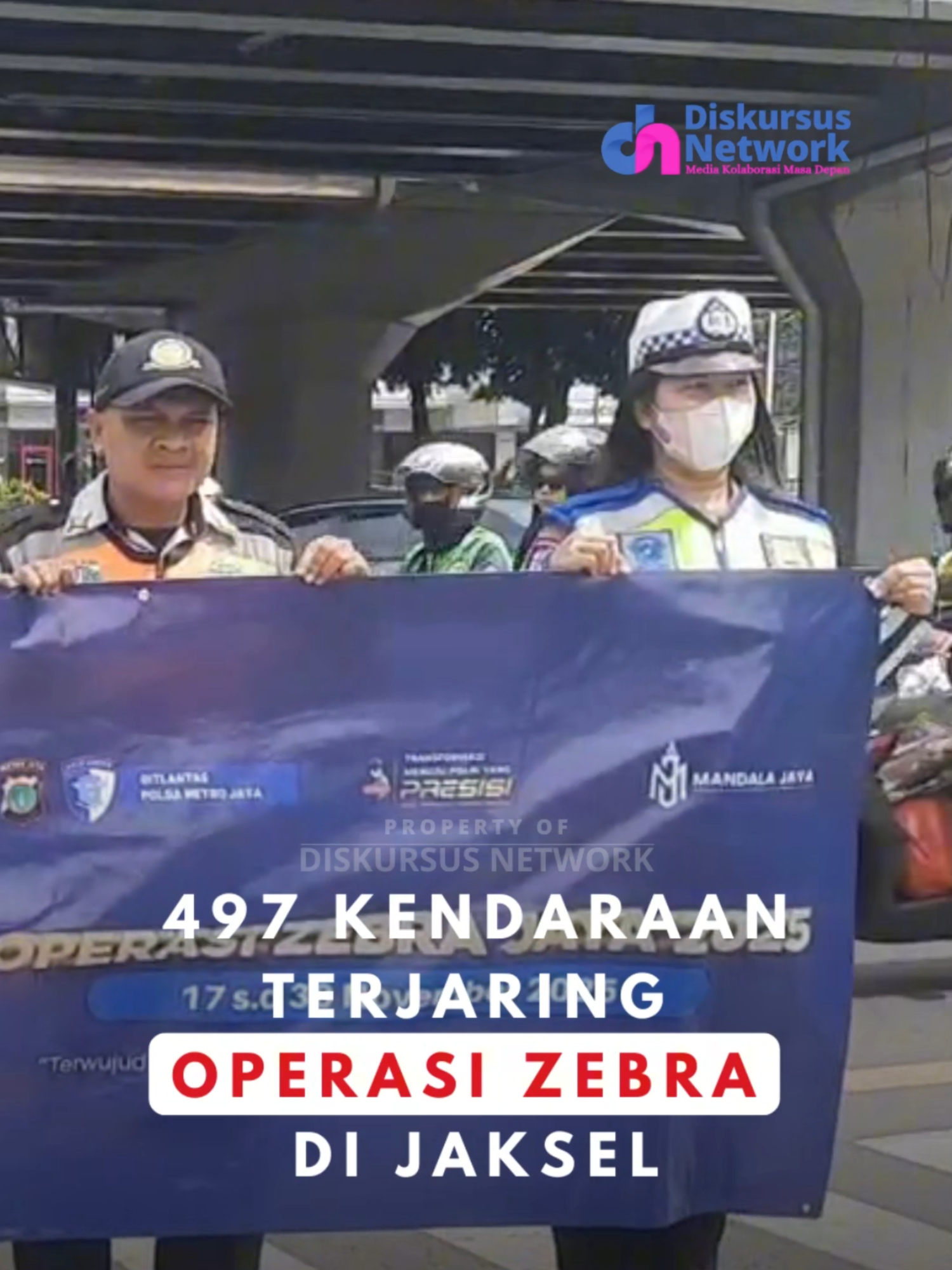 497 kendaraan terjaring Operasi Zebra di Jakarta Selatan. Mayoritas pelanggaran terekam ETLE Mobile, mulai dari tidak pakai helm hingga melawan arus. Operasi berlangsung hingga 30 November 2025. #OperasiZebra2025 #PolresJaksel #ETLEMobile #TilangElektronik #LaluLintasJakarta #DishubDKI #JakartaSelatan