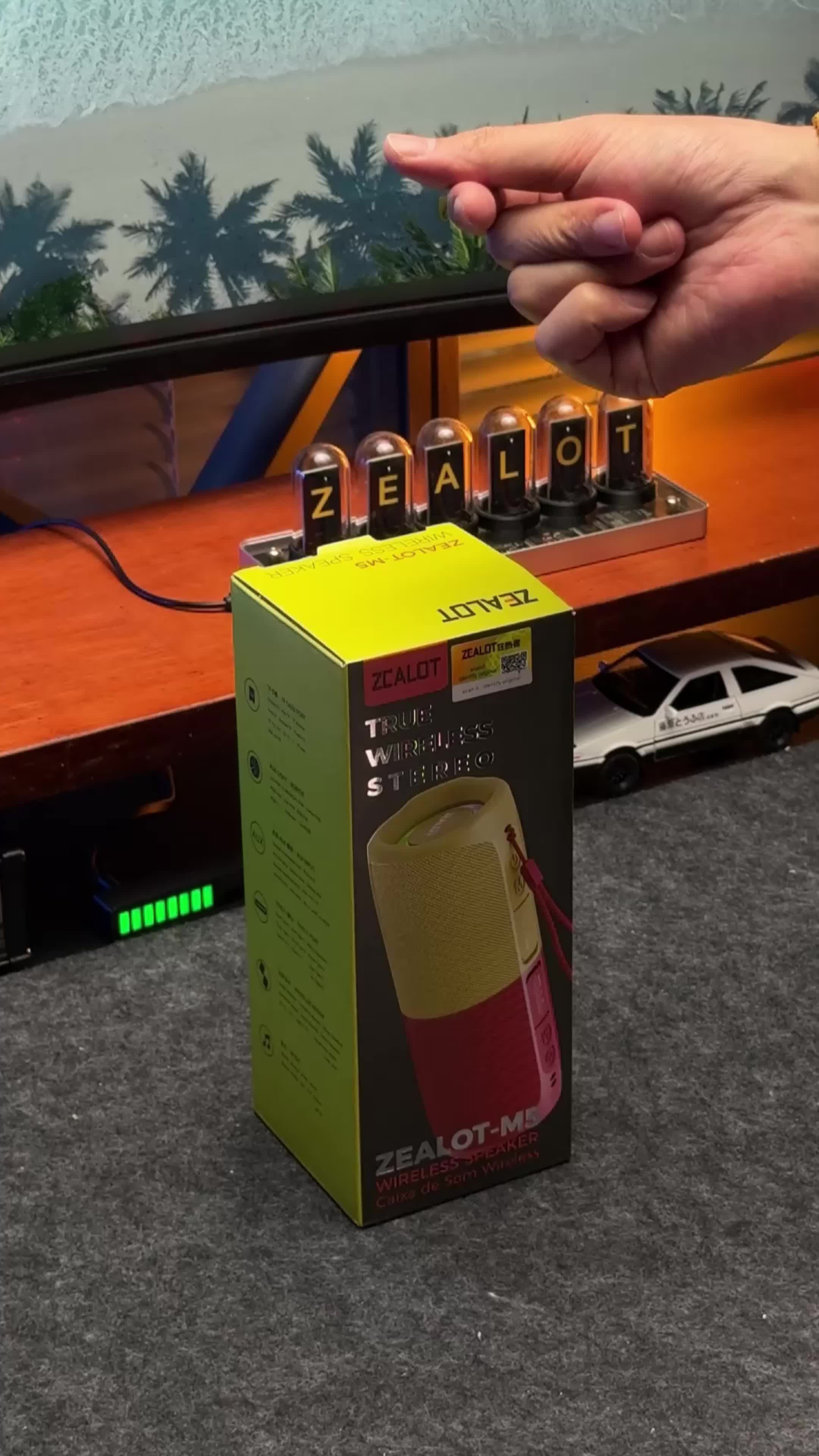 ZEALOT M5 2 in 1 Speaker Magnetic, Portable Bluetooth-compatible Speaker, IPX4 Waterproof, 10-Hour Playtime, TWS Pairing, Bt5.4 Fm Radio, Good Gift for friends family, Portable Waterproof Speakers 