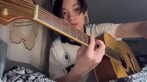 หนุ่มกีต้า#โตโต้ทยวัตน์ #totothayawat #ฟีดดดシ 