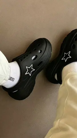 Rekomendasi Sandal Clogs #rekomendasioutfit #sandalclog #sandalcrocs 