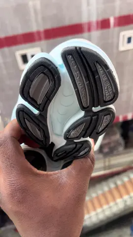 New Balance 2000🔥 Assigamé grand marché🇹🇬#tiktok #togolais228🇹🇬 #tiktokbeninois🇧🇯 #tiktokburkinafaso🇧🇫🇧🇫🇧🇫🇧🇫 #malitiktok🇲🇱 