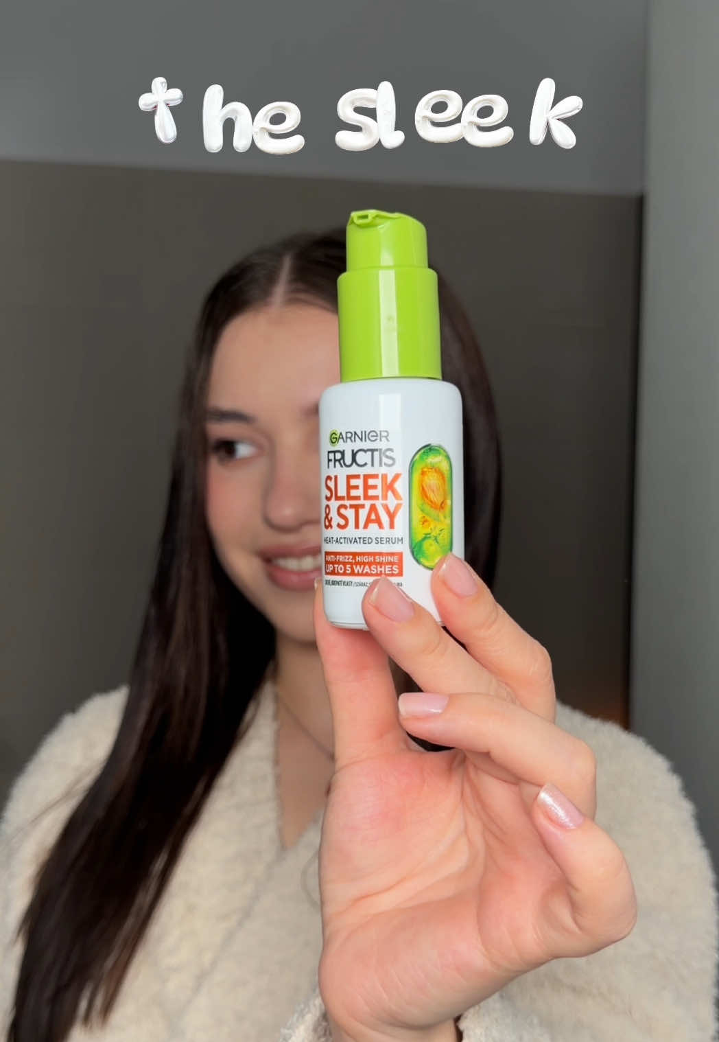 acum am mereu un păr strălucitor, moale și neted datorită serumul Sleek&Stay de la Garnier 💚AD  #parcret #sleek #haircare #garnier #paidprojectbygarnier