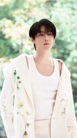 Gantengnya sopan bgt lu ge 😭🫶#tianxuning #田栩宁 #revengedlove #fyp #bazaarmenxtianxuning 