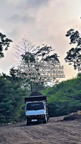 Sumber makmur 🙏🏻#fyp #trukmaniaindonesia #tambangillegal #merapi #dynadutromaniaindonesia 