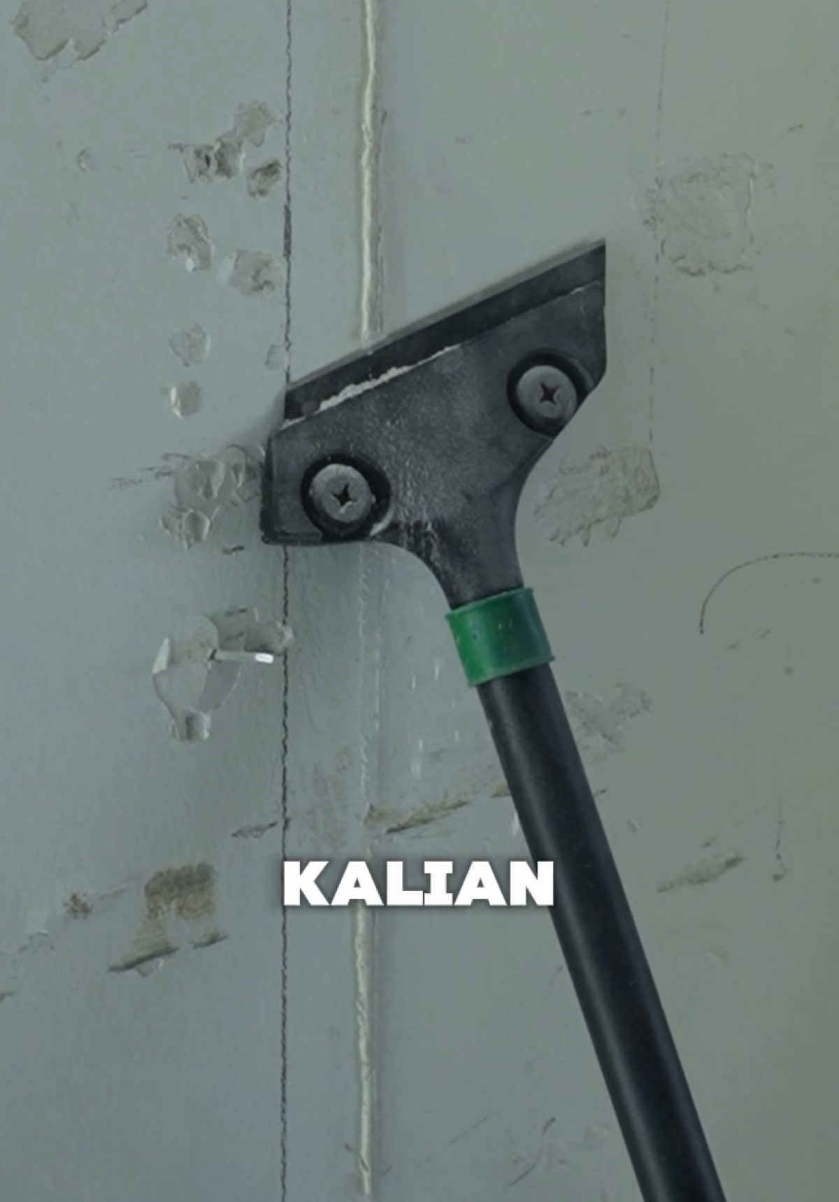 Scraper dari ISKU enak banget buat bersihin sisa cat di rumah kalian atau ngerok tembok tang mau di cat ✅ #iskutools #catrumah 