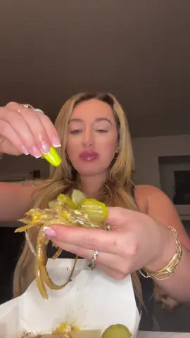 So messy, but so good #innoutmukbang #flyingdutchmanburger #wholegrilledonionwrap #innout 