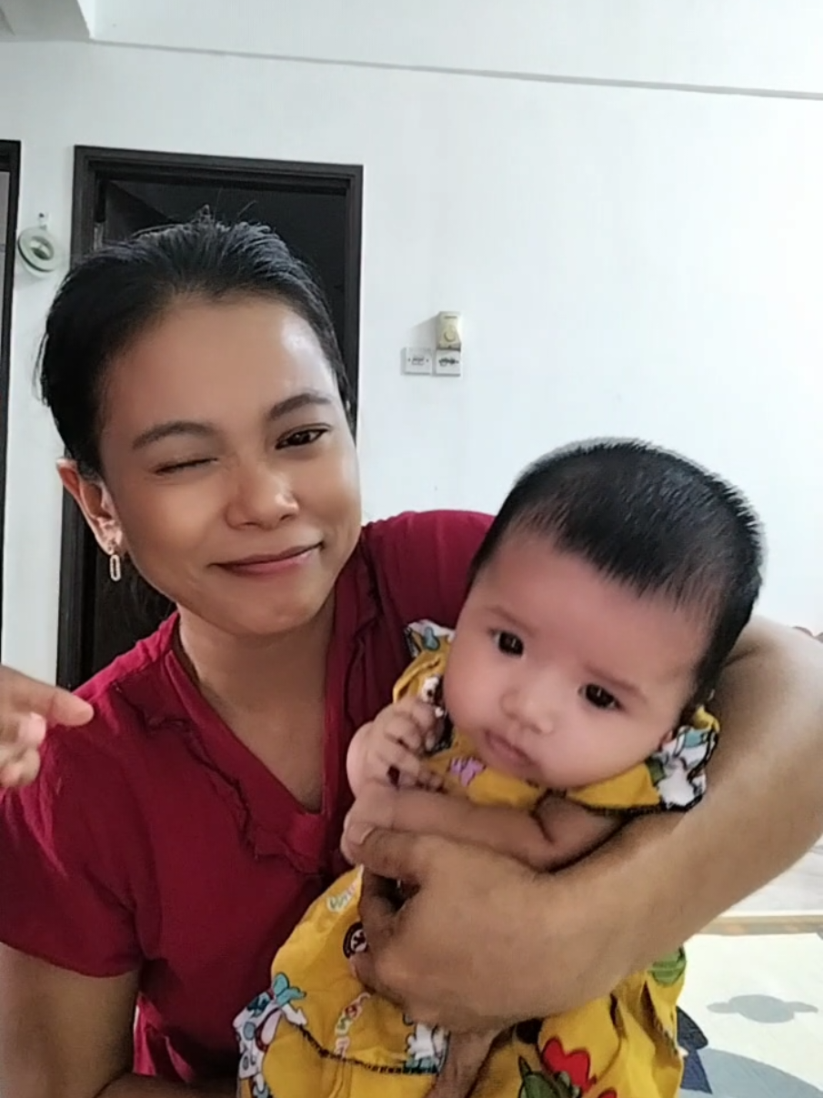 #NiLar win#@Nilarwin445 #တူမလေးအိမ်ရောက် #ပစည်းမျိုးစုံ #မလေးရှား #