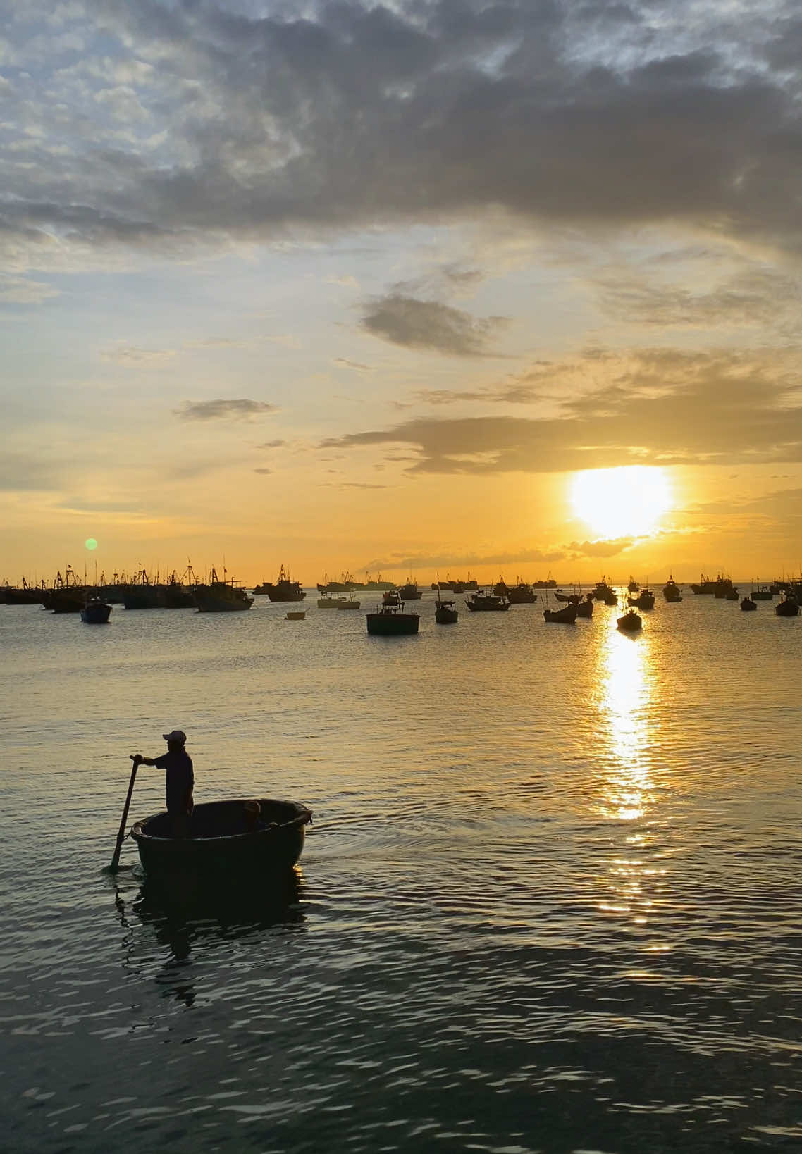 Lòng em luôn khao khát nhớ mong người ơi anh biết chăng? - #muine #bien #phanthiet #xhhhhhhhhhhhhhhhhhhhhhhh #hoanghon 